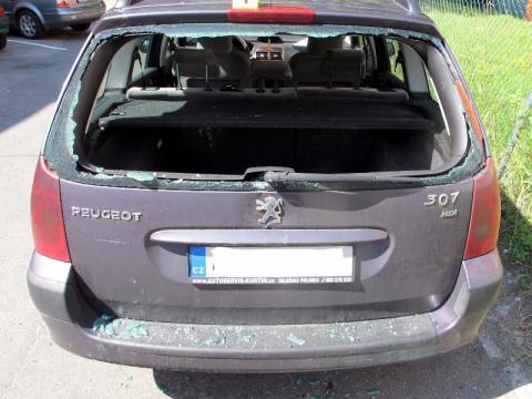 Nabourané auto (Foto: PČR)