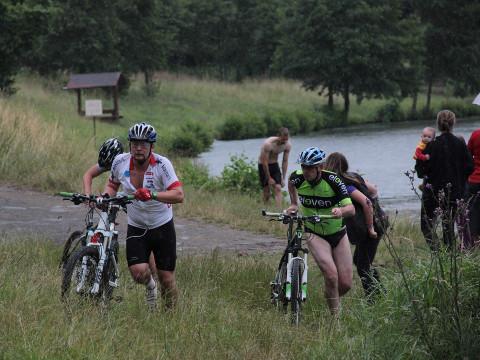 LCE triatlon 2014 (Foto: www.ob-luhacovice.cz, Bára Vavrysová)