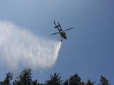 Požár pomáhal hasit i vrtulník (Foto: HZS Zlínského kraje)
