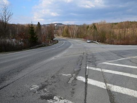 Silnice u Slušovic před rekonstrukcí (Foto: ŘSZK)