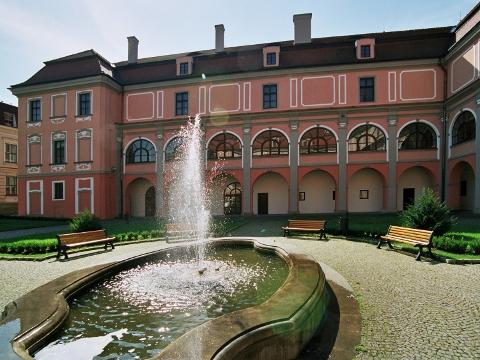 Zámek Žerotínů (Foto: MěÚ Valašské Meziříčí)