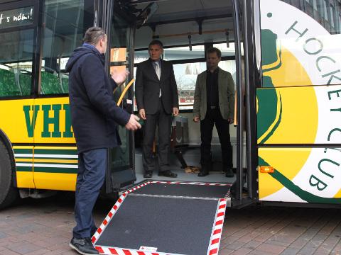 Plošina pro bezbariérový přístup (foto: Město Vsetín)
