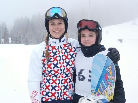 vlevo Eva Samková, vpravo Natalie Elinor Mullen (Foto: MěÚ Vsetín)