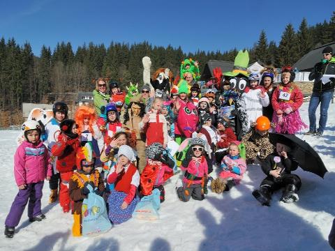 Maškarní lyžovačka (Foto: www.valachy.cz)