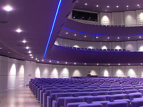 Velký sál Kongresového centra ve Zlíně (foto: Televize Zlín) Velký sál Kongresového centra ve Zlíně (foto: Televize Zlín)