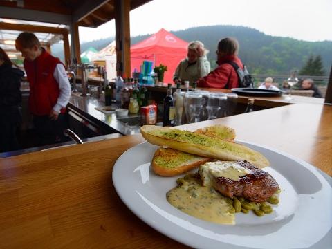 zahájení grilovací sezony (Foto: Resort Valachy Velké Karlovice)