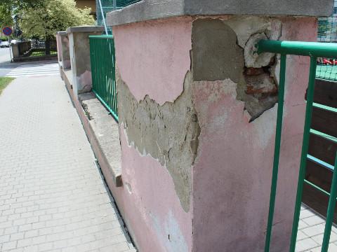 Poničený plot (Foto: FB Uherské Hradiště)