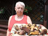 Dagmar Lefnarová s letos vzácnými úlovky (Foto: Zlin.cz)
