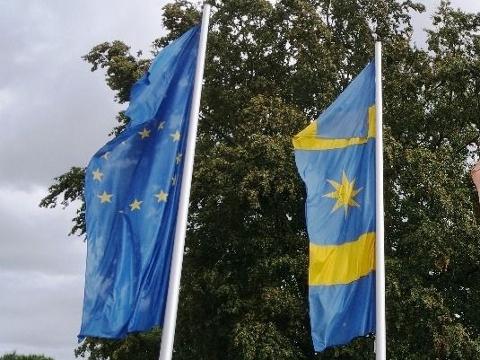 Ilustrační foto - Vlajky EU a Zlína (Foto: Pavel Stojar)