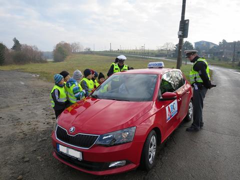 Děti s policií (foto: PČR Kroměříž)