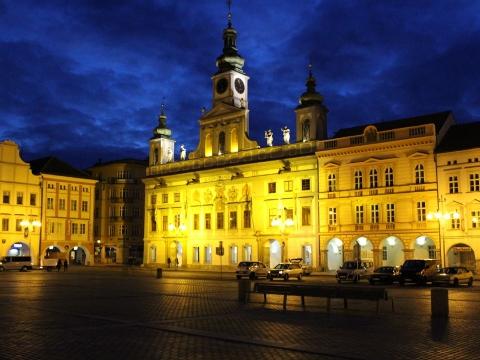 Zlaté nasvětlení v Pardubicích (Foto: MěÚ Zlín)