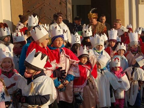 Tříkráloví koledníci na Uherskobrodsku (Foto: www.uhbrod.charita.cz)