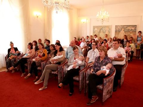 Vítání občánků (Foto: MěÚ Valašské Klobouky)