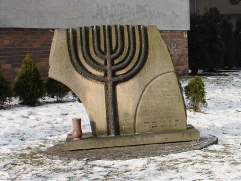 pomník obětí holocaustu v Štěpánské ulici ve Vsetíně (Foto: MěÚ Vsetín)