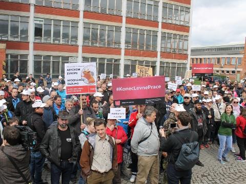 Stávka v Mitasu 11. dubna 2017 (Foto: Zlin.cz)
