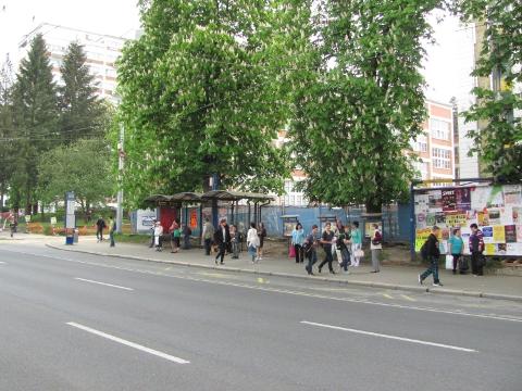 Zastávka MHD v ulici Školní (Foto: DSZO)