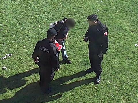 jedna z výtržností (Foto: Městská policie Zlín)