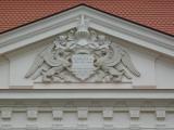 Erb na průčelí po restaurování (Foto: MěÚ Holešov)