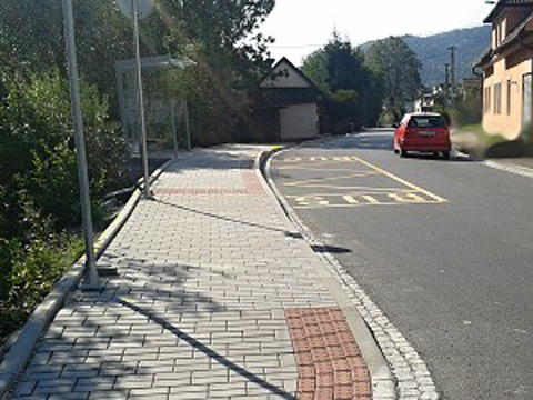 Opravený úsek silnice III/4893 v Trnavě (Foto: P. Zedková)