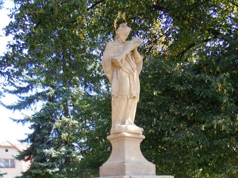 Socha sv. Jana Nepomuckého (Foto: MěÚ Valašské Klobouky)