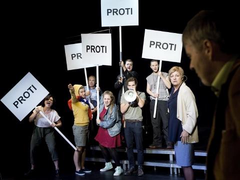 Inscenace Přes ploty (Foto: Slovácké divadlo)