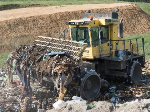 Kompaktor Bomag (Foto: MěÚ Zlín)