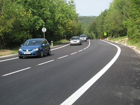 Silnice Jižní Svahy - Vršava po rekonstrukci (Foto: V. Cekota)