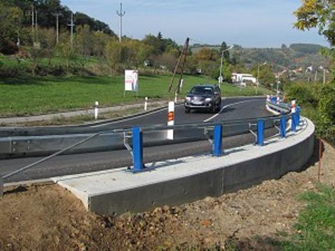 Rekonstruovaná silnice v Luhačovicích-Hradisku (Foto: V. Cekota)