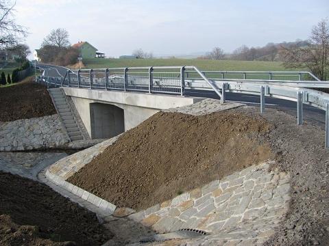 Most 432-016 v Těšánkách po přestavbě (Foto: V. Cekota)