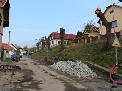 Opěrná zídka před rekonstrukcí (Foto: MěÚ Valašské Klobouky)