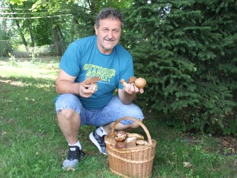 Pavel Brímus s úlovky (Foto: Zlin.cz)