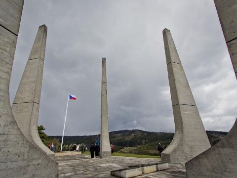 Památník na Ploštině (Foto: Zlínský kraj)