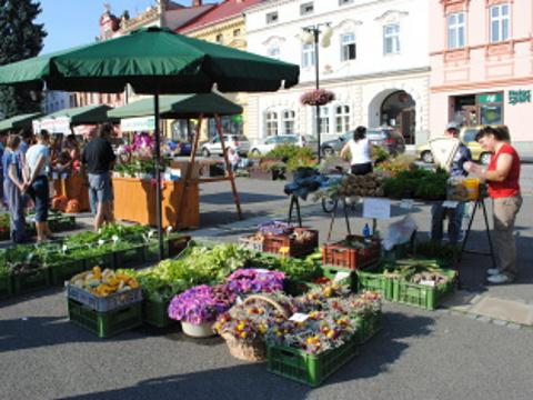 Farmářské trhy (Foto: www.valasskemezirici.cz)