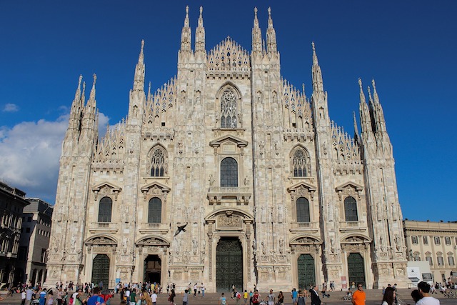 Milán