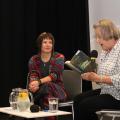 Dolores Baťa Arambasic čte v krajské knihovně (Foto: 14|15 Baťův institut)